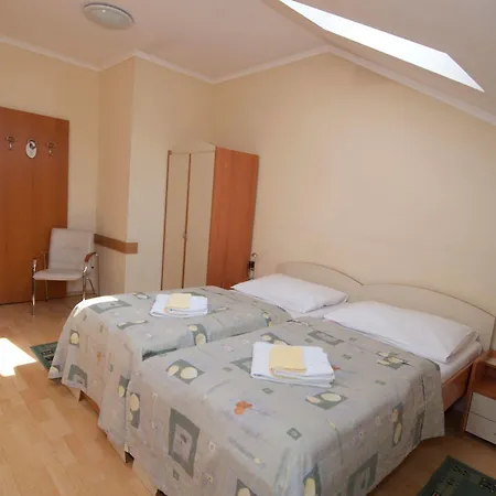 Steve Hotel 3*