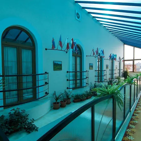 Steve 3* Lipótszentmiklós