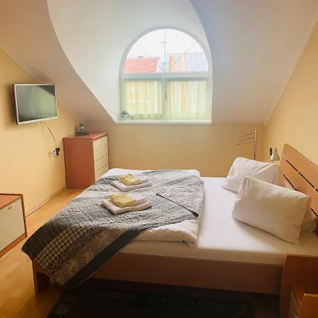 Steve Hotel 3*